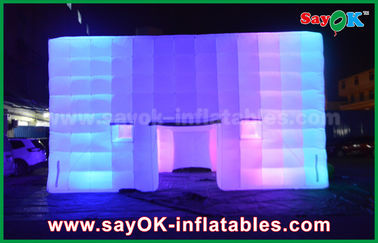 το διογκώσιμο υπαίθριο PVC σκηνών έντυσε τη γιγαντιαία διογκώσιμη σκηνή κύβων με το φως αλλαγής χρώματος/τον ανεμιστήρα αέρα